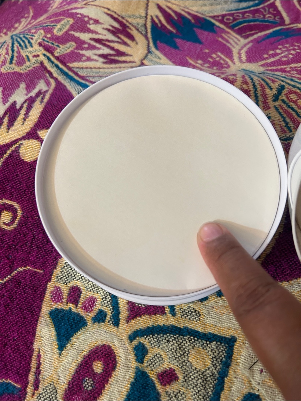 New Oscar De La Renta Body Powder - Picture 13 of 14